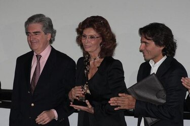 Con ‘Las Mañanitas’ y Ariel de Oro celebra México los 80 años de Sophia Loren