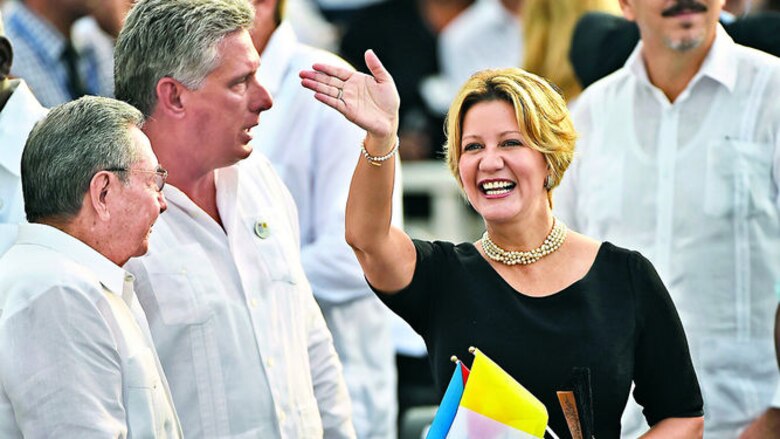 Gobierno dona millones de dólares a la Iglesia católica