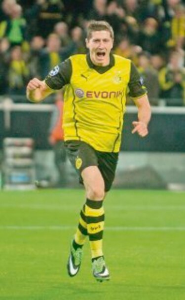 Dortmund, Napoli, Porto y AC Milan buscan su boleto