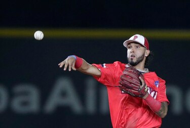 Jonathan Araúz volvió con imparable a las Grandes Ligas