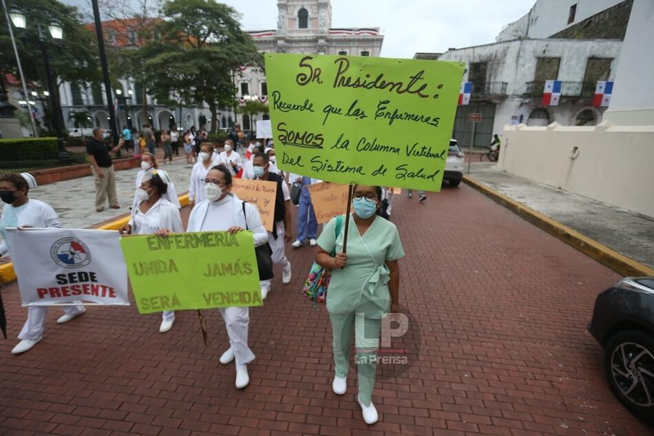 Autoridades de salud pagarán los días feriados a las enfermeras