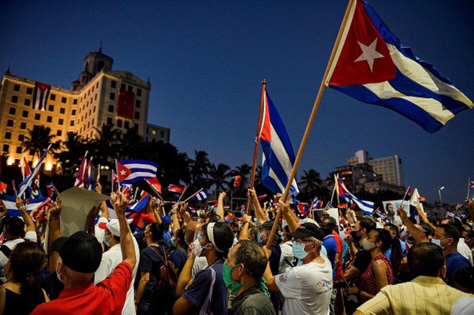 Seis días después de las protestas el gobierno de Cuba moviliza partidarios