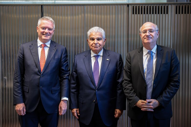 Mulino emplaza a sacar a Panamá de las listas y pide apoyo para ingresar a la OCDE: ‘Somos más que papeles’