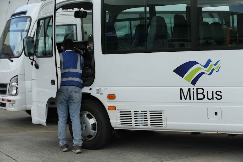 MiBus lanza plan piloto con 17 buses medianos para rutas de baja demanda