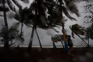 Bahamas e Islas Turcas y Caicos preparan evacuaciones