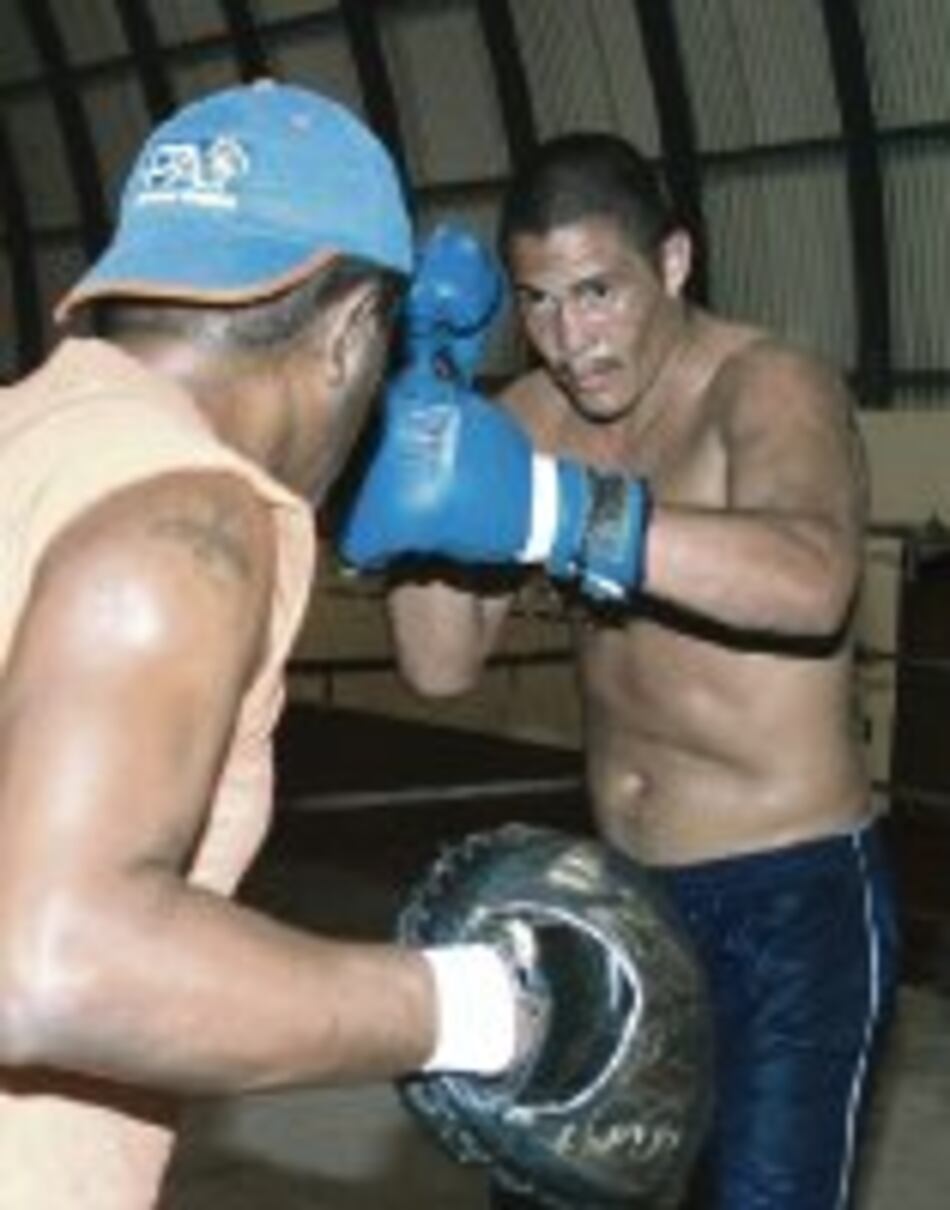 Tito Mendoza peleará pleito de título mundial