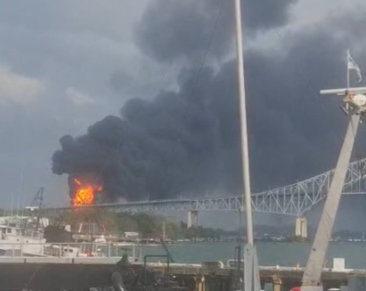 Reportan incendio cerca al puente de las Américas