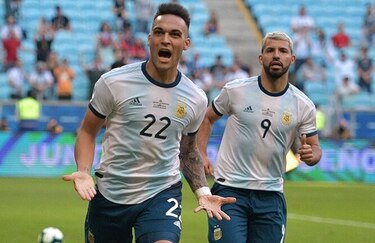 Argentina respira con triunfo ante Catar y va por Venezuela en cuartos de final