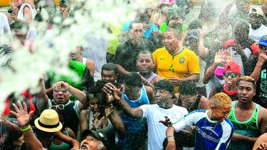 LA FIESTA ESTÁ EN SU RECTA FINAL