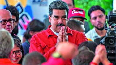 Nicolás Maduro se inscribe para ir por reelección
