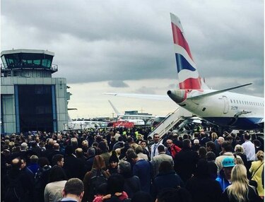 Evacúan aeropuerto de Londres por 'incidente químico'