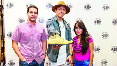 Firma de autógrafos en BBB Shoes & Boots