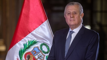 Presidente Castillo nombra a diplomático de carrera como nuevo canciller de Perú