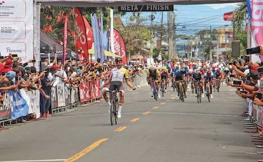 Tico Salas, nuevo campeón de la vuelta