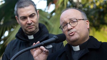 Vaticano seguirá escuchando casos de abusos en Chile
