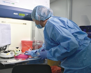 Detectan ‘cluster’ en sala del Complejo y confirman 20 casos