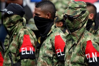 Fiscalía de Colombia pide imputar a líderes de ELN por crímenes de guerra