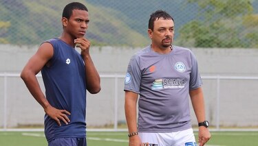 Parra reemplaza a Pipino como nuevo técnico del Universitario