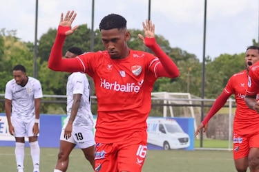 Unión Coclé sorprende al San Francisco con doblete de Lashley