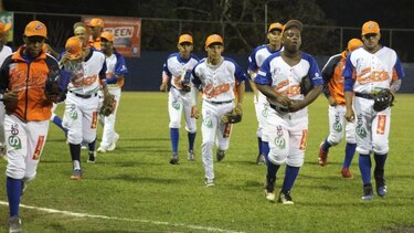 Panamá Este y Coclé parten por delante en las semifinales