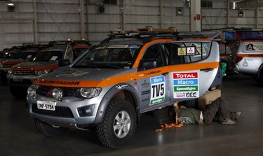 Sainz y Peterhansel parten como favoritos en el Rally Dakar