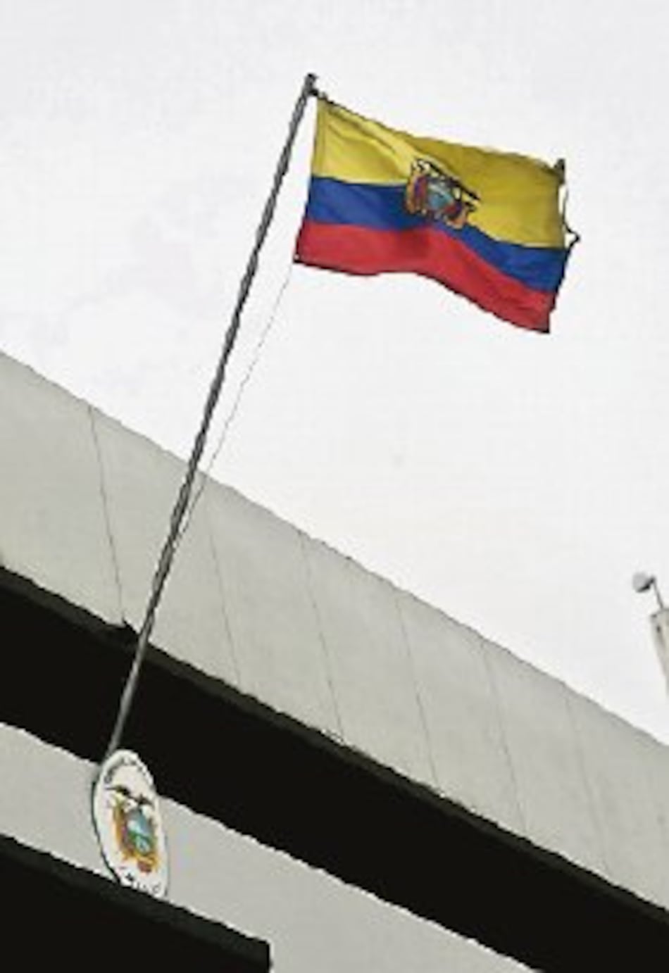Ecuador gestionará crédito ante la CAF