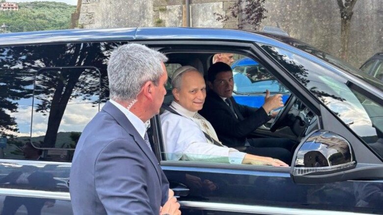 León XIV visita por sorpresa un santuario de los agustinos en las afueras de Roma