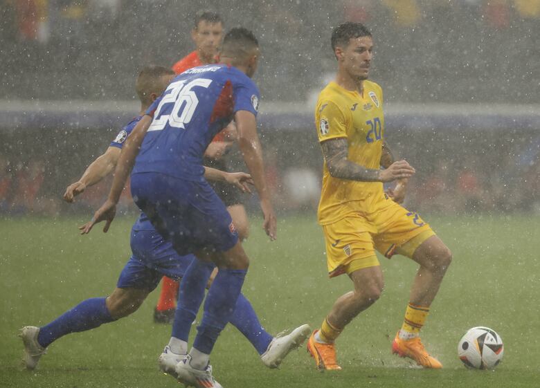 Rumanía y Eslovaquia empatan para estar en octavos