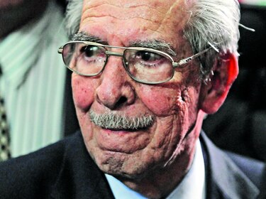 Ordenan juicio por genocidio a exdictador Ríos Montt