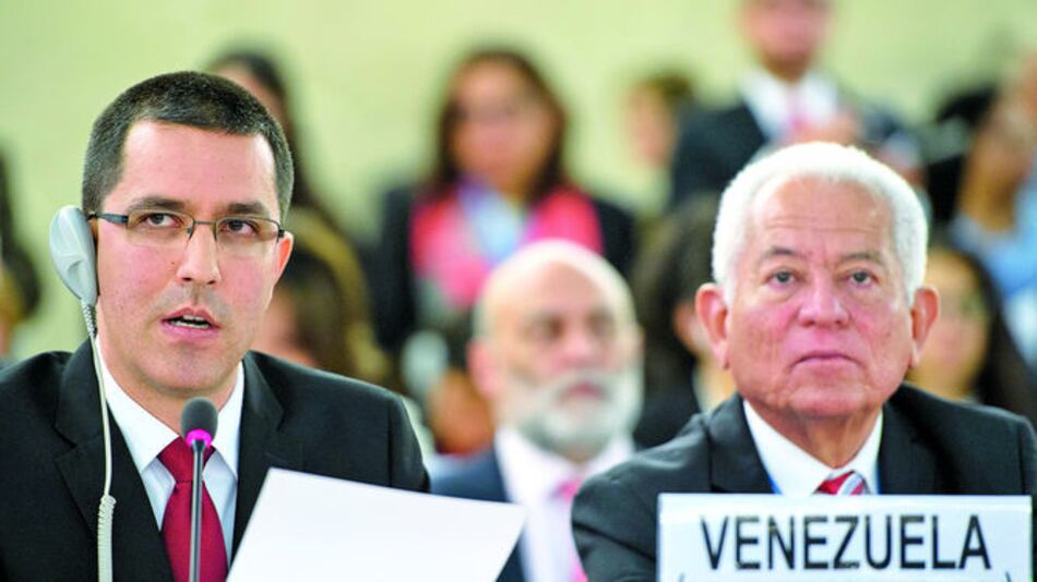 Anuncian nuevo diálogo; opositores lo niegan