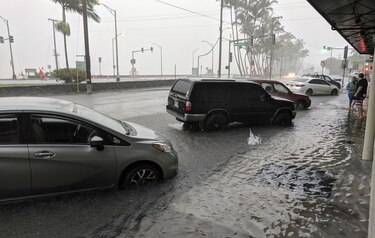 Reportan primera muerte relacionada con tormenta Lane en Hawái