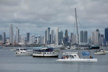 Economía panameña navegará en 2024 con menor crecimiento