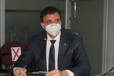 El contralor Gerardo Solís da positivo a la Covid-19