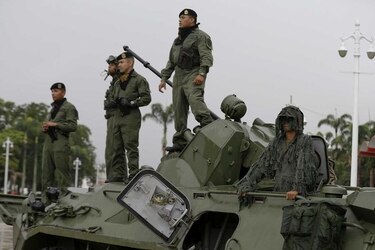 Autoridades cierran dos emisoras de radio en Venezuela