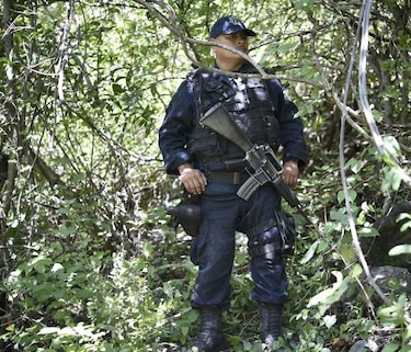 Hallazgo de nuevas fosas resta esperanzas por estudiantes mexicanos desaparecidos
