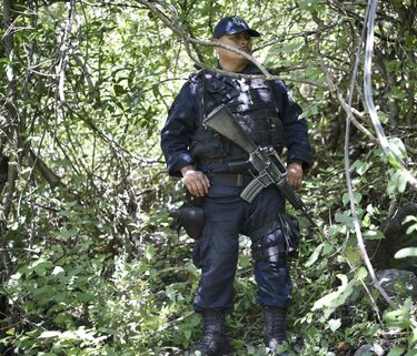 Hallazgo de nuevas fosas resta esperanzas por estudiantes mexicanos desaparecidos