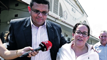 País por cárcel para exjefa de Migración