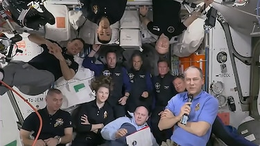 Primera misión privada al espacio se acopla a la Estación Espacial Internacional