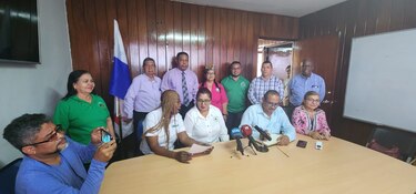 Docentes convocan a asamblea general el 15 de mayo para decidir si van a paro