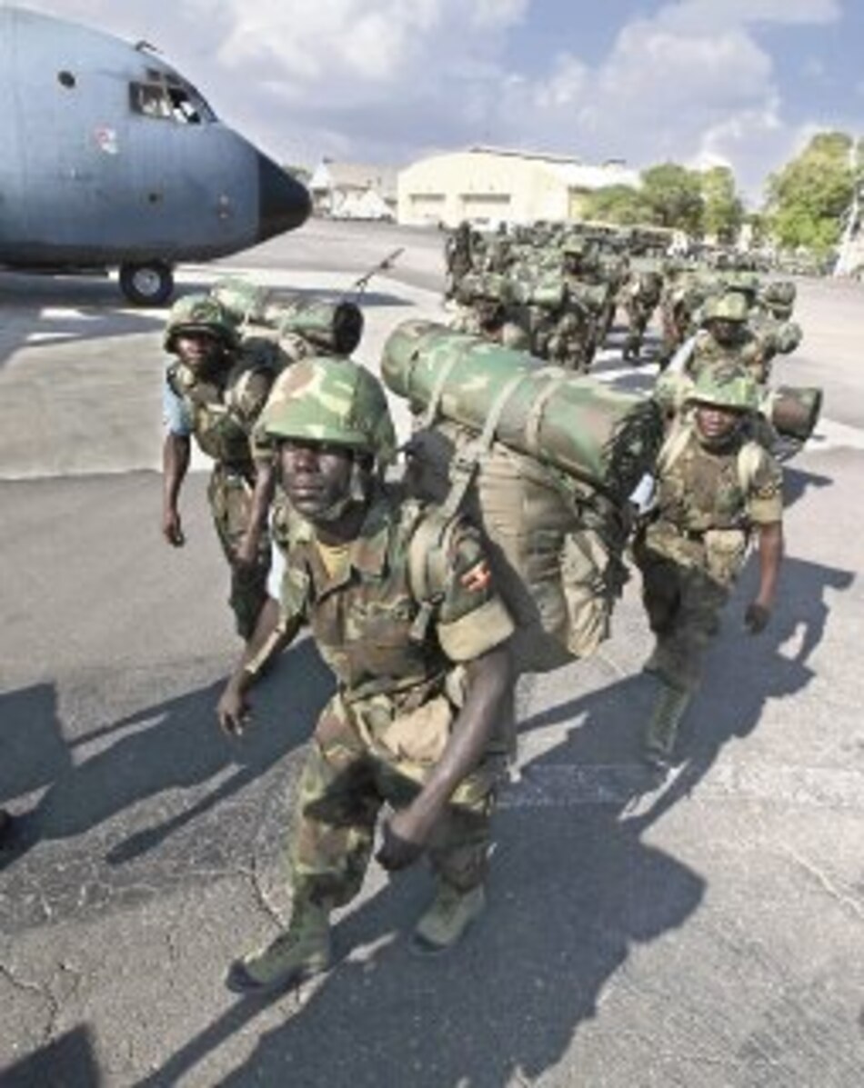 Refuerzan misión de paz en Somalia