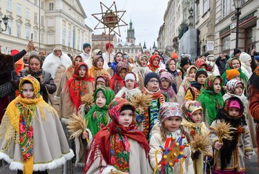 Millones de ucranianos pasan la Nochebuena sin electricidad debido a los ataques rusos