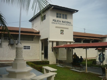 Decretan detención provisional de dos personas por triple homicidio en Los Santos