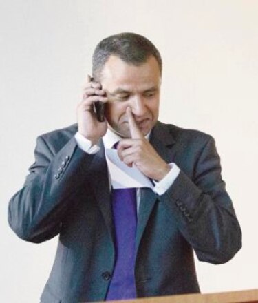 Diputado alemán niega tener porno infantil