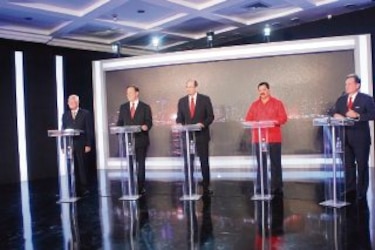 Un debate entre dardos y evasivas