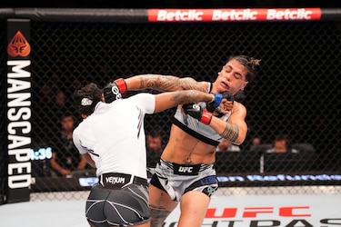 Joselyne Edwards sufre una derrota controversial en Francia