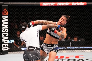 Joselyne Edwards sufre una derrota controversial en Francia