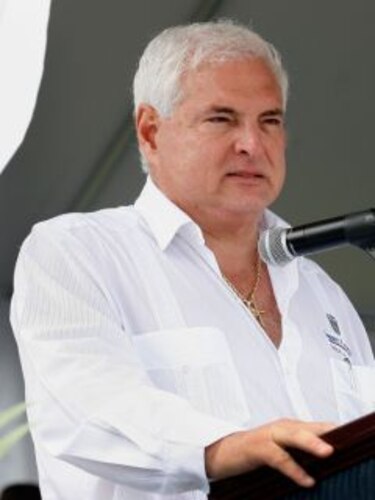 Martinelli ofrece el apoyo del Gobierno a los policías