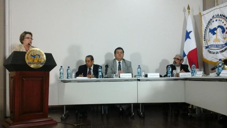 María E. López Arias: 'No tengo temor reverencial ante nadie'