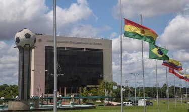 Conmebol denuncia a tres expresidentes por corrupción