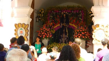 Devotos rinden honores al Nazareno de Atalaya